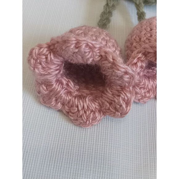 Handmade Acyrlic Crochet Lily of the Valley Adjustable Hanging Vine Decoration - Picture 5 of 7